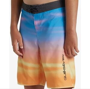 NWT Quiksilver Multicolor Board Shorts L 13/14